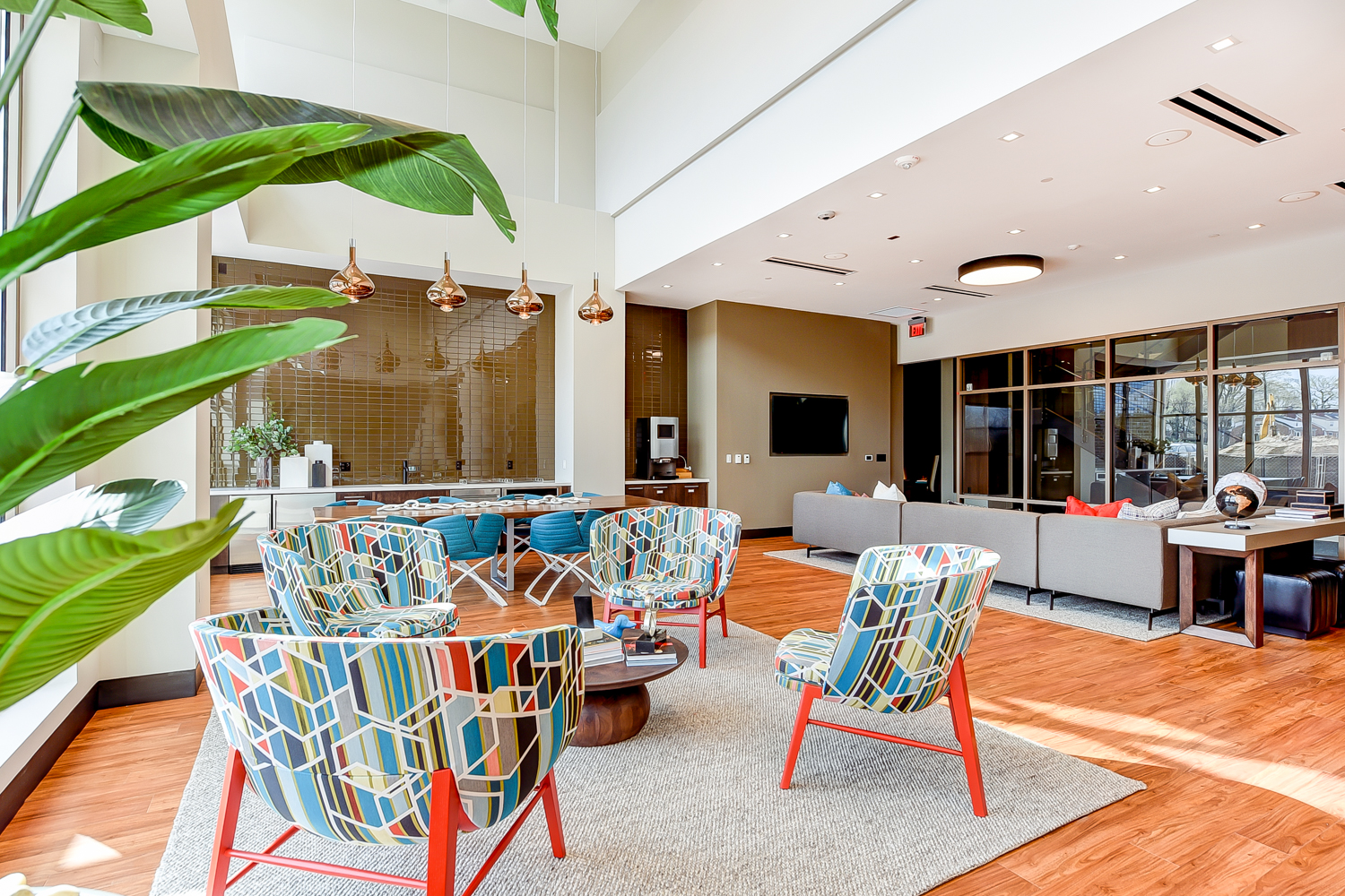 [Translate to en:] armchair lounge low cleo wood by rossin